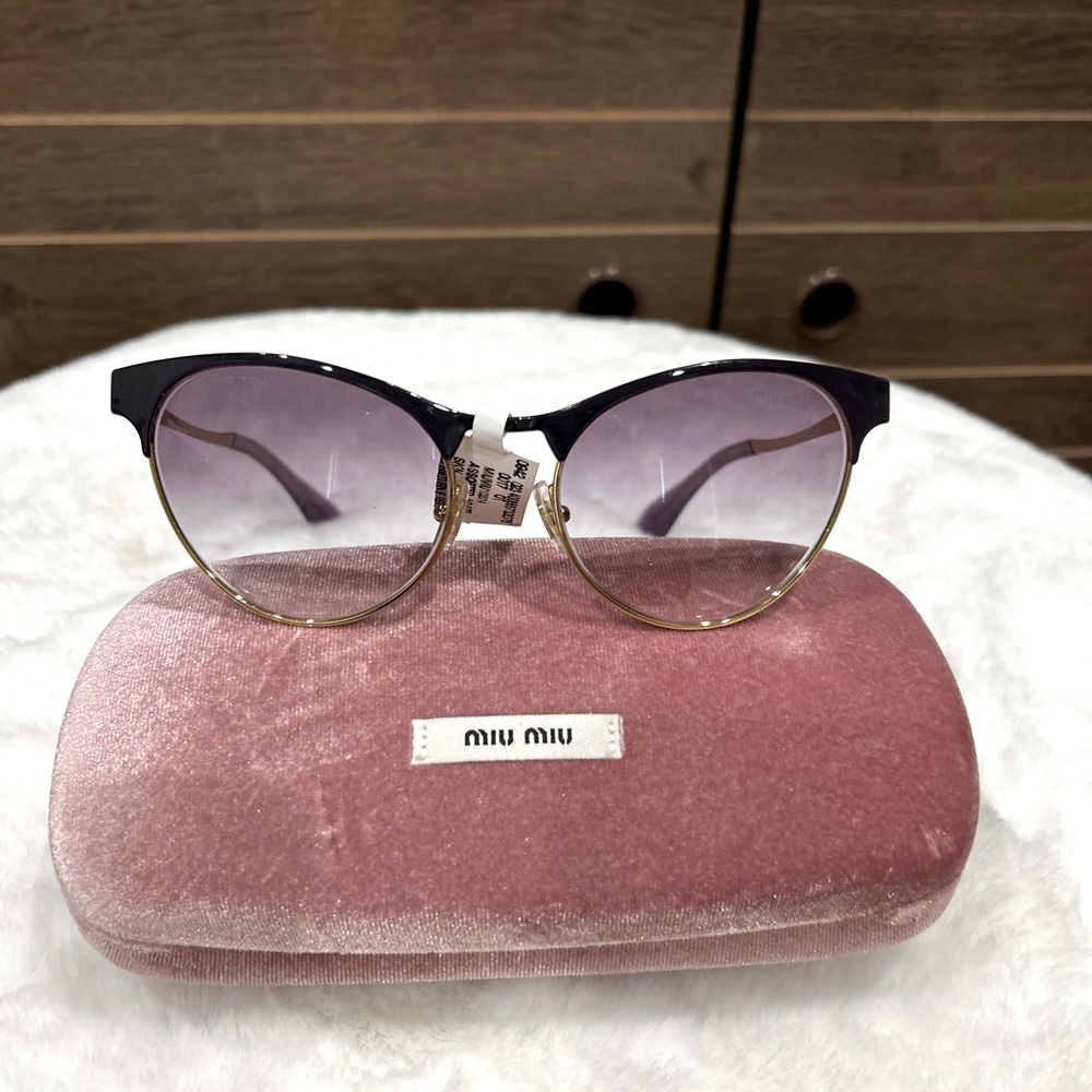 NWT MIU MIU Sunglasses Women Cat Eye SMU 50O- NAA-4W1 Purple Frame and Lens